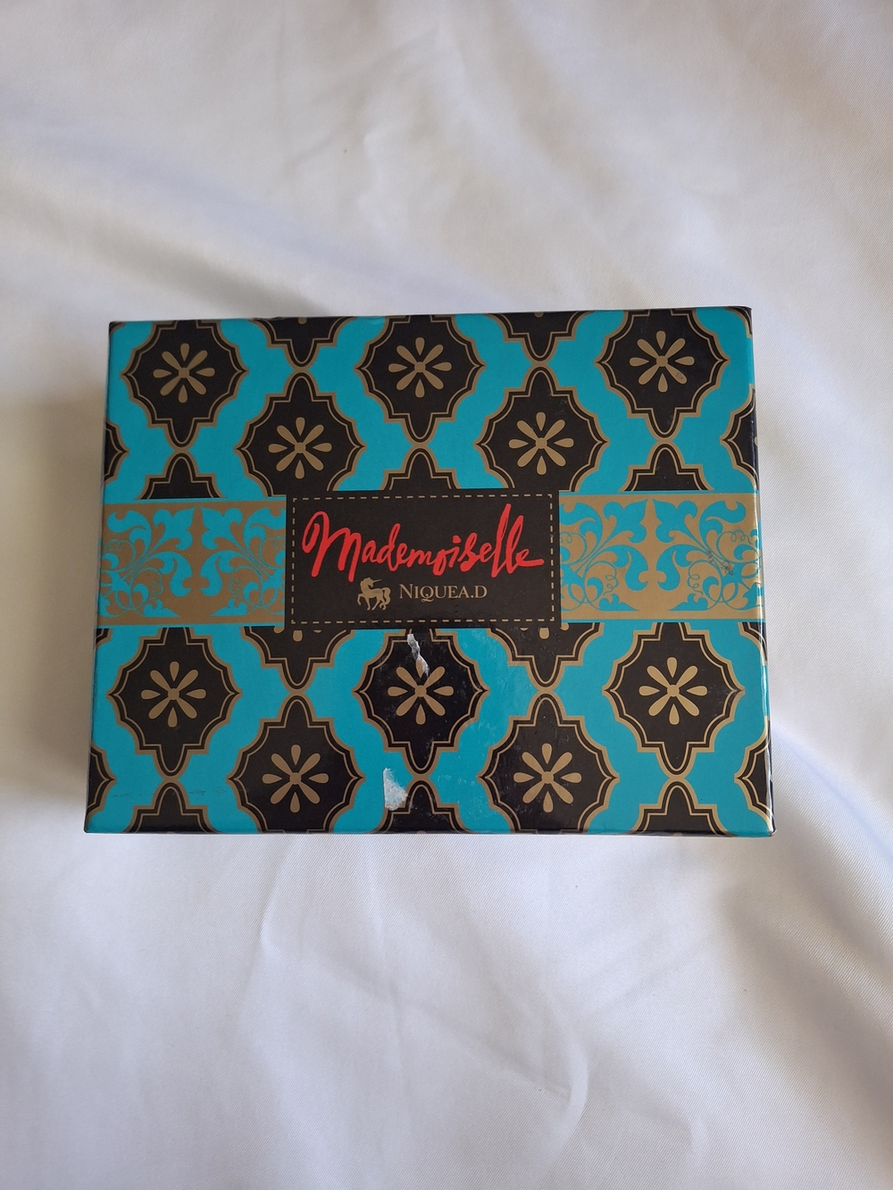 Niquea.D Ooh La La Turquoise Glass Paperweight With Box